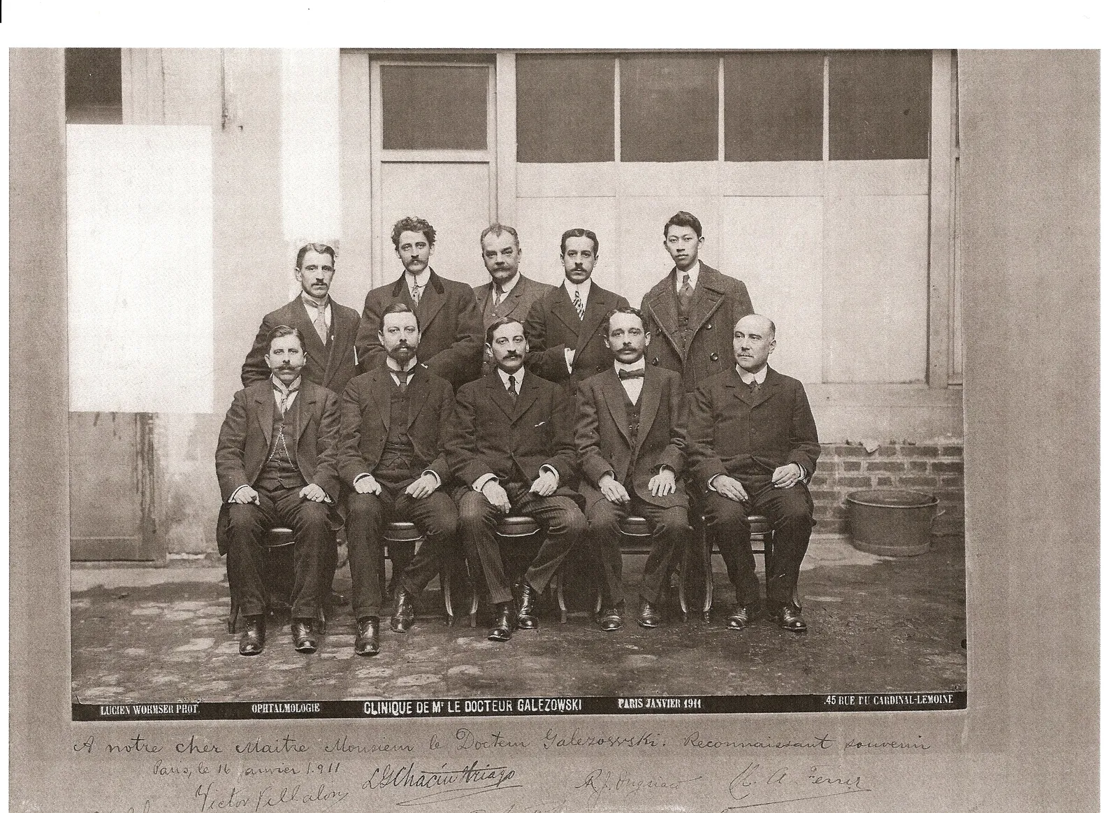 Groupe de médecins et assistants de la clinique du Dr Galezowski